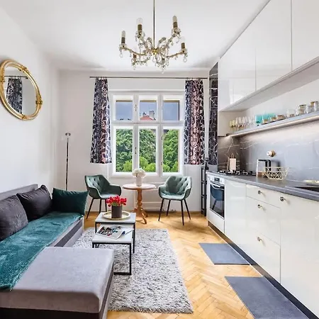 Golden Frame - Your Center Spot Сasa de vacaciones Bratislava